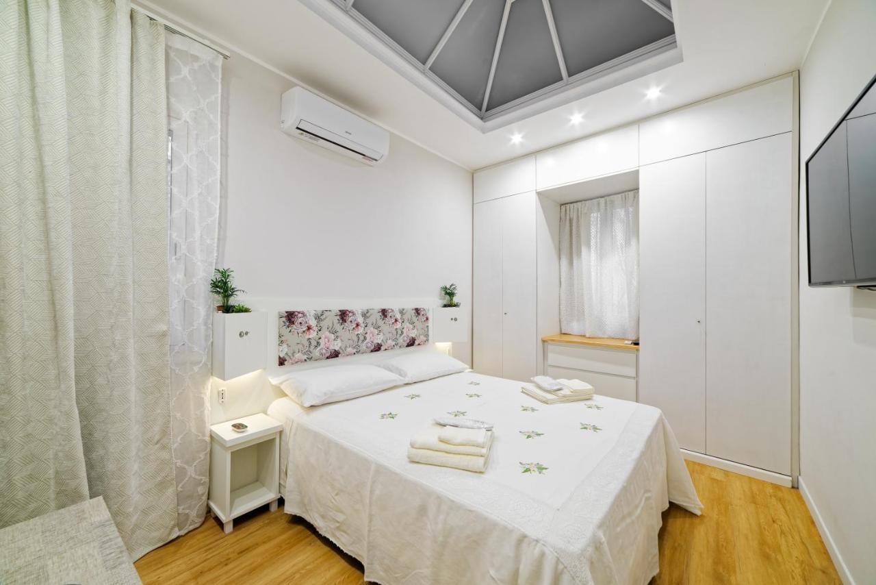 La Porta Di Mezzo Apartment Catania Bagian luar foto